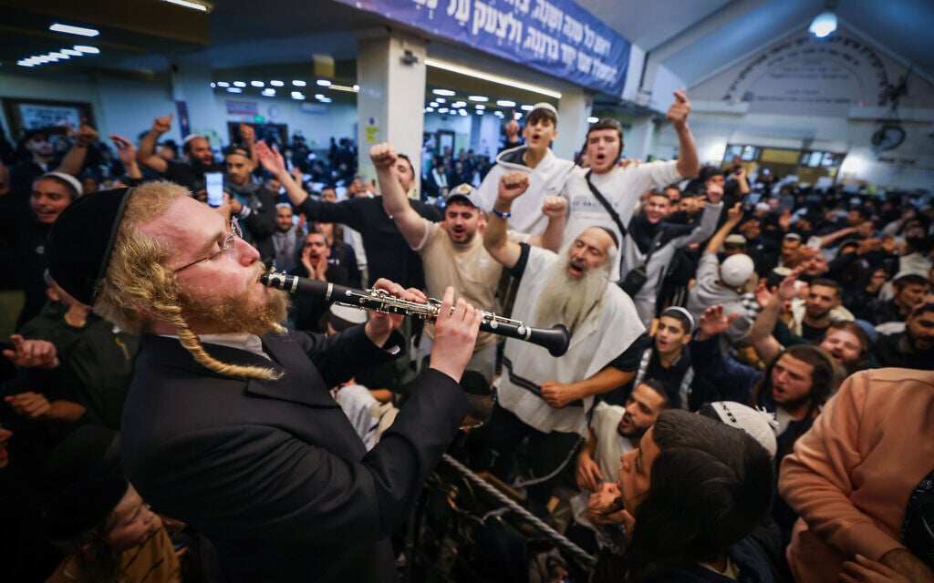 Shas head Deri said to block levy on Uman pilgrims that would defray cost to taxpayers