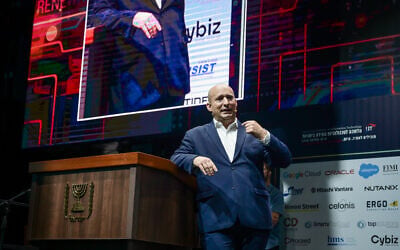 Former prime minister Naftali Bennett speaks during the Israel Information Technology Conference in Ness Ziona, May 5, 2025. (Avshalom Sassoni/Flash90)