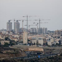 The settlement of Har Homa, as seen from the West Bank city of Bethlehem, August 16, 2025 (Wisam Hashlamoun/Flash90)