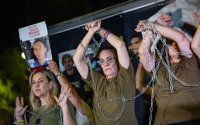 Families of hostages held in the Gaza Strip and supporters attend a rally calling for the release of hostages held in Gaza in Jerusalem, September 3, 2025. (Yonatan Sindel/Flash90)