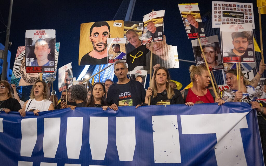 Thousands attend a protest march in Jerusalem calling for an end to the war and the release of all hostages, September 6, 2025. (Yonatan Sindel/FLASH90)