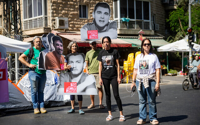 Families of hostages held by terror groups in Gaza, and their supporters, protest outside the Prime Minister's Residence in Jerusalem on September 16, 2025. (Chaim Goldberg/Flash90)