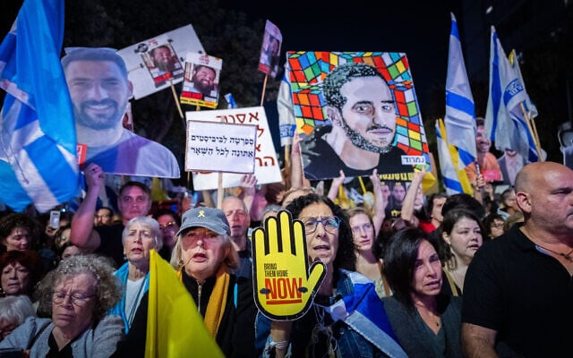 Protesters rally for the release of hostages from Gaza, in Jerusalem, September 20, 2025. (Yonatan Sindel/Flash90)
