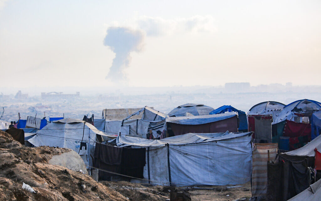 Smoke rises from an Israeli military operation in Gaza City on September 23, 2025 (Ali Hassan/Flash90) Smoke rises from an Israeli military operation in Gaza City on September 23, 2025 (Ali Hassan/Flash90)