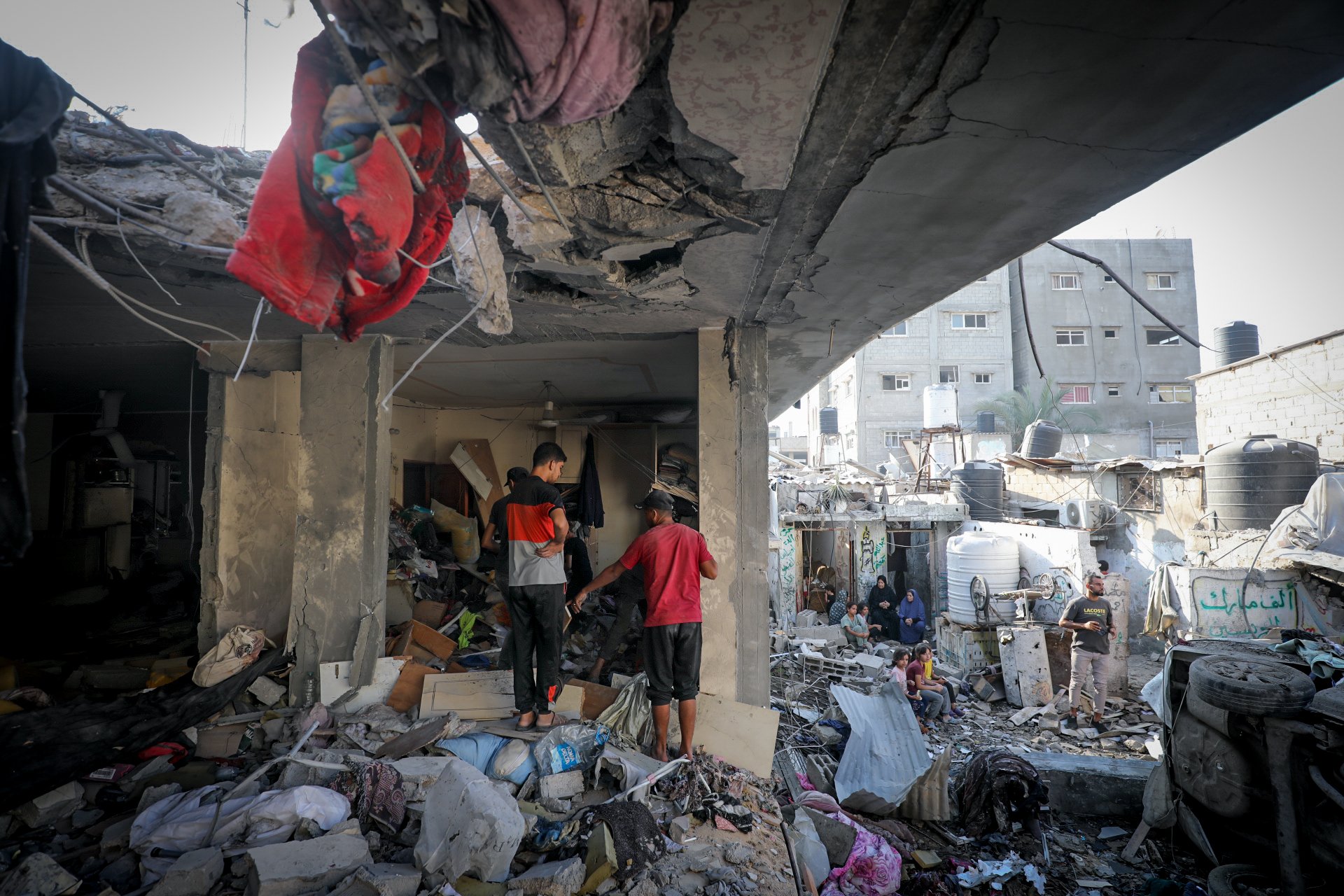 ‘Everyone in the street is now against Hamas’: Gazan elites push Trump to end the war