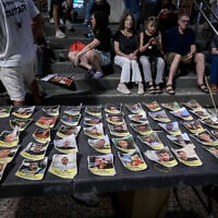 The weekly rally at Hostage Square in Tel Aviv, in support for the release of the Israeli hostages from Hamas captivity in Gaza, on September 27, 2025. (Avshalom Sassoni/FLASH90)