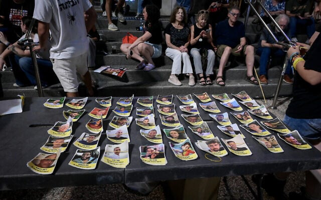 The weekly rally at Hostage Square in Tel Aviv, in support for the release of the Israeli hostages from Hamas captivity in Gaza, on September 27, 2025. (Avshalom Sassoni/FLASH90)