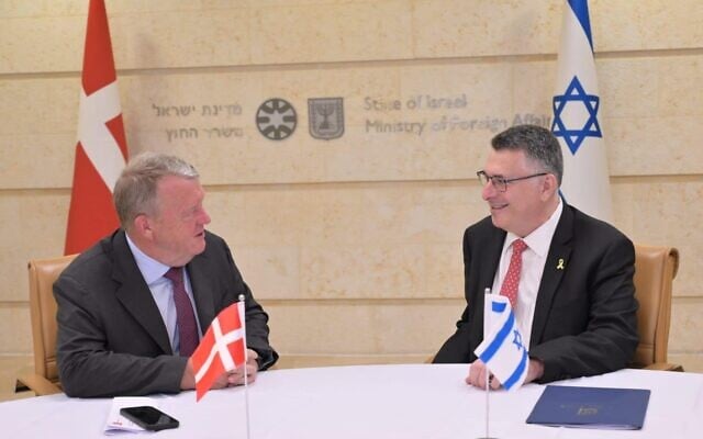 Danish Foreign Minister Lars Lokke Rasmussen (left) and Israeli Foreign Minister Gideon Sa'ar meet in Jerusalem on September 7, 2025 (X)