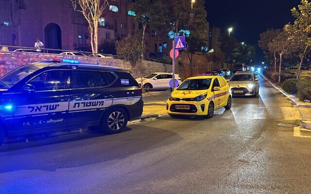 Paramedics and police arrive at the scene of a suspected murder-suicide in Jerusalem's Gilo neighborhood on September 11, 2025. (Magen David Adom) Paramedics and police arrive at the scene of a suspected murder-suicide in Jerusalem's Gilo neighborhood on September 11, 2025. (Magen David Adom)