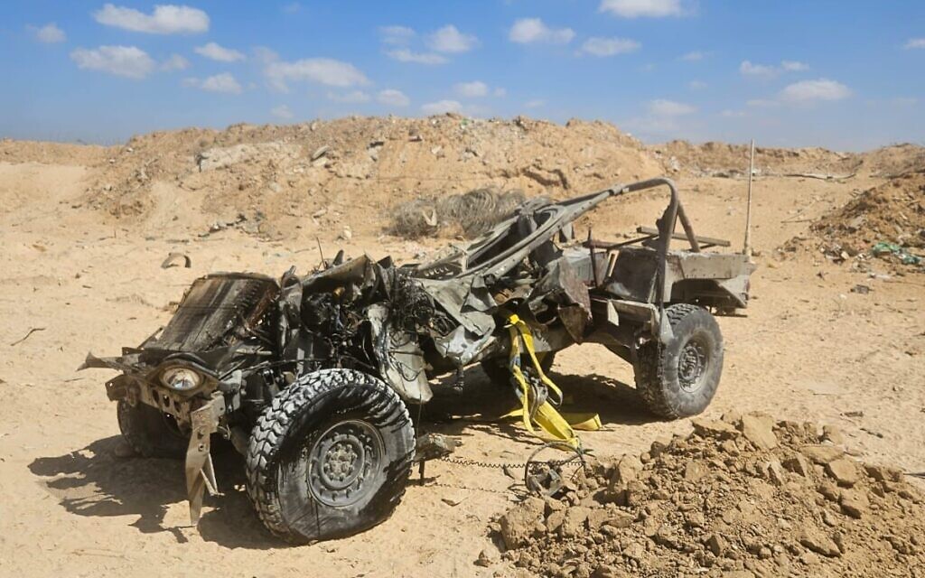 A damaged IDF Humvee following a roadside bomb attack in southern Gaza's Rafah, September 18, 2025. (Social media: used in accordance with Clause 27a of the Copyright Law)