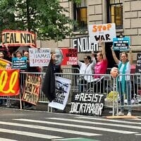 Israeli anti-government activists protest against Prime Minister Benjamin Netanyahu in New York City, September 25, 2025. (Courtesy)