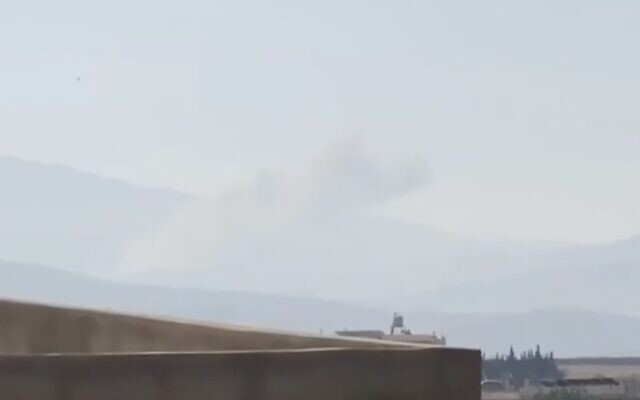 Smoke rises at the site of an Israeli airstrike in eastern Lebanon's Beqaa Valley, on September 26, 2025. (Screenshot: X, used in accordance with Clause 27a of the Copyright Law)