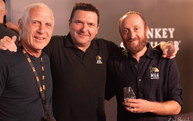Right to left: Tomer Goren and Tal Chotiner, of M&H and Haim Jelin, from Kibbutz Be'eri, at Whisky Live 2024 (Ziv Barak) Right to left: Tomer Goren and Tal Chotiner, of M&H and Haim Jelin, from Kibbutz Be'eri, at Whisky Live 2024 (Ziv Barak)