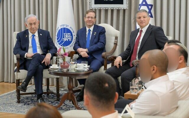 L-R: Prime Minister Benjamin Netanyahu, President Isaac Herzog, and Shin Bet chief David Zini attend a ceremony for outstanding employees of the Shin Bet security agency, on October 27, 2025. (Maayan Toaf/GPO) L-R: Prime Minister Benjamin Netanyahu, President Isaac Herzog, and Shin Bet chief David Zini attend a ceremony for outstanding employees of the Shin Bet security agency, on October 27, 2025. (Maayan Toaf/GPO)