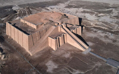 An aerial picture taken on February 13, 2022, shows the Great Ziggurat of Ur in Iraq's southern province of Dhi Qar near the city of Nasiriyah. (Asaad NIAZI / AFP)