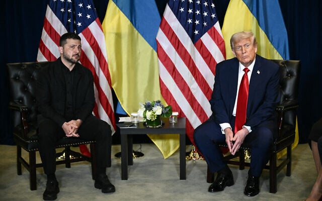 US President Donald Trump holds a bilateral meeting with Ukraine's President Volodymyr Zelensky on the sidelines of the United Nations General Assembly in New York City on September 23, 2025. (Brendan SMIALOWSKI / AFP) US President Donald Trump holds a bilateral meeting with Ukraine's President Volodymyr Zelensky on the sidelines of the United Nations General Assembly in New York City on September 23, 2025. (Brendan SMIALOWSKI / AFP)