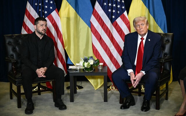 US President Donald Trump holds a bilateral meeting with Ukraine's President Volodymyr Zelensky on the sidelines of the United Nations General Assembly in New York City on September 23, 2025. (Brendan SMIALOWSKI / AFP) US President Donald Trump holds a bilateral meeting with Ukraine's President Volodymyr Zelensky on the sidelines of the United Nations General Assembly in New York City on September 23, 2025. (Brendan SMIALOWSKI / AFP)