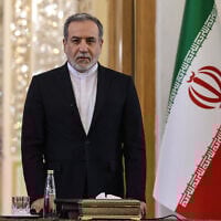 Iranian Foreign Minister Abbas Araghchi addresses foreign ambassadors to Iran, in Tehran on October 5, 2025. (ATTA KENARE / AFP)