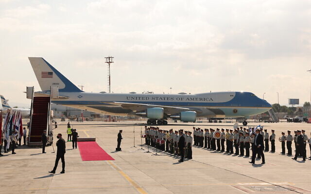 US President Donald Trump's Air Force 1 lands at Ben Gurion Airport on October 13, 2025 (Jack GUEZ / AFP)