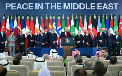 US President Donald Trump (C) speaks during the Sharm El-Sheikh Peace Summit in the Egyptian Red Sea resort town of Sharm el-Sheikh on October 13, 2025. (SAUL LOEB / AFP)