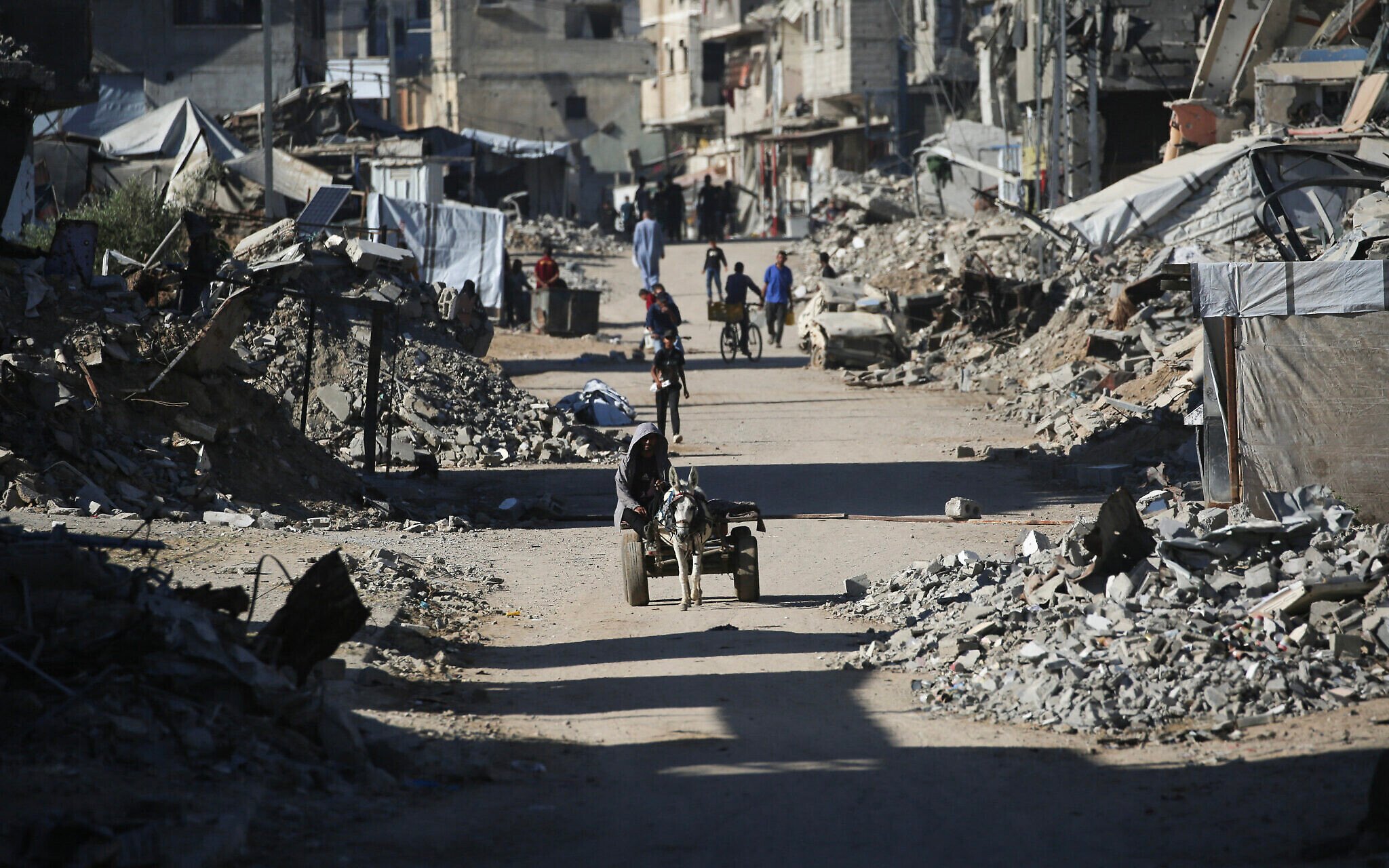 NextImg:IDF: Troops fired at Gazan suspects who approached them after crossing ceasefire line