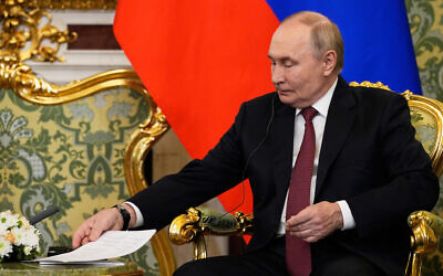 Russian President Vladimir Putin attends a meeting with Syrian President Ahmed al-Sharaa at the Grand Kremlin Palace in Moscow on October 15, 2025. (Alexander Zemlianichenko / POOL / AFP) Russian President Vladimir Putin attends a meeting with Syrian President Ahmed al-Sharaa at the Grand Kremlin Palace in Moscow on October 15, 2025. (Alexander Zemlianichenko / POOL / AFP)