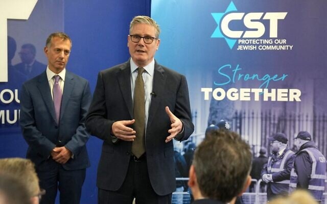 Britain's Prime Minister Keir Starmer speaks to members of the Jewish community at the Community Security Trust (CST) in London on October 16, 2025. (Carlos Jasso / AFP)
