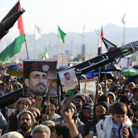 Supporters of Yemen's Houthis attend a rally condemning Israel in Sanaa on October 17, 2025. (Mohammed HUWAIS / AFP)