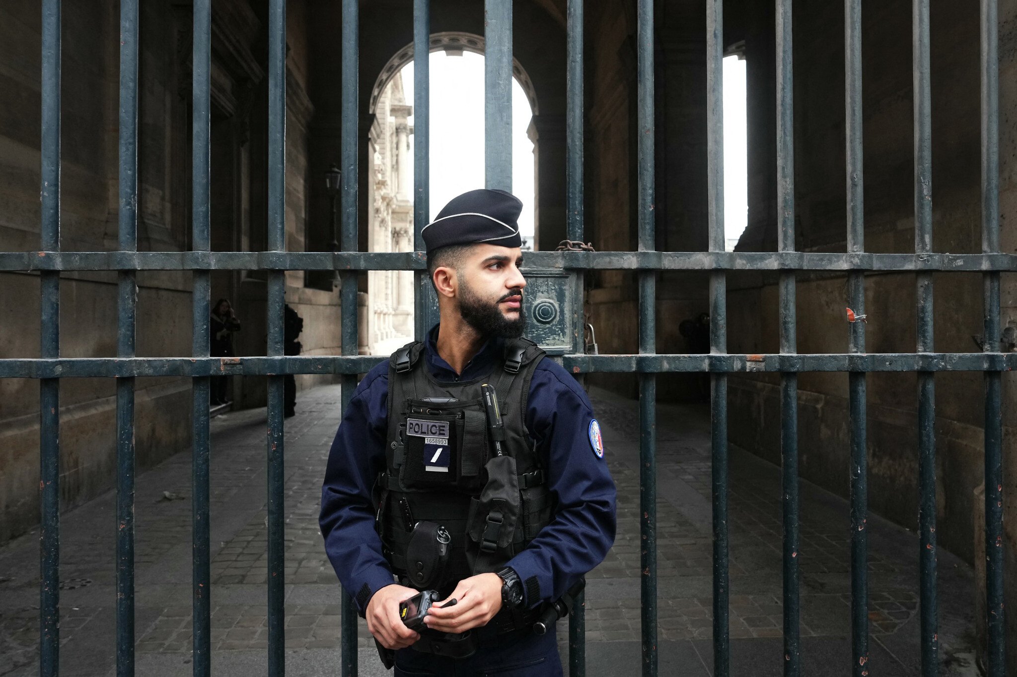 Louvre Denies Hiring Israeli Firm for Jewel Heist Investigation
