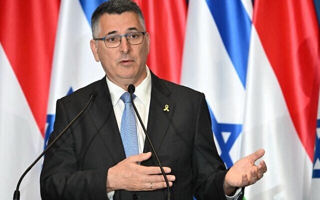 Foreign Minister Gideon Sa'ar at Puskas Arena in Budapest, Hungary, on October 27, 2025. (Attila KISBENEDEK / AFP)