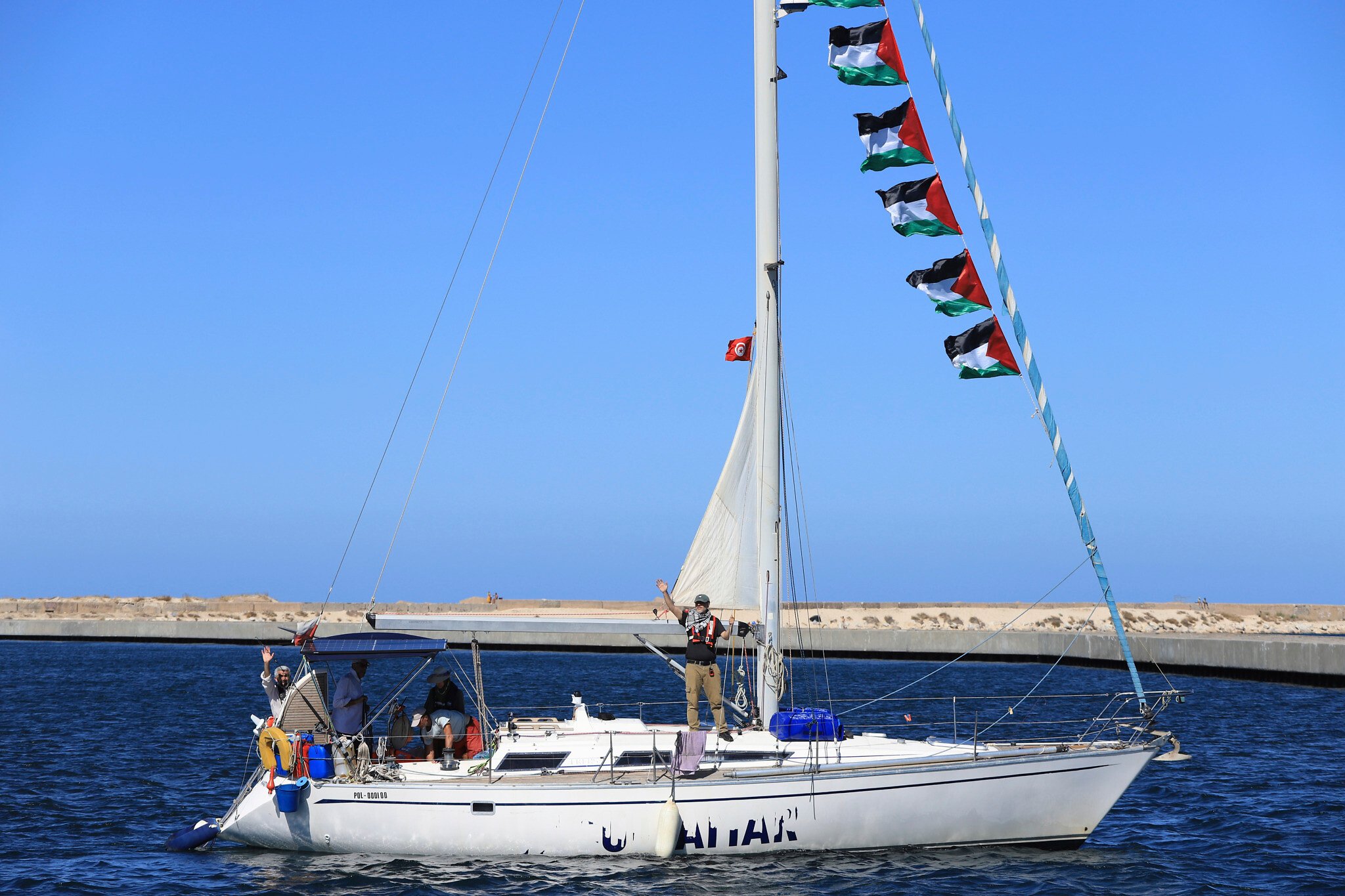 NextImg:Daily Briefing Oct. 1: Day 726 – With ‘peace’ flotilla on horizon, Hamas weighs Trump plan