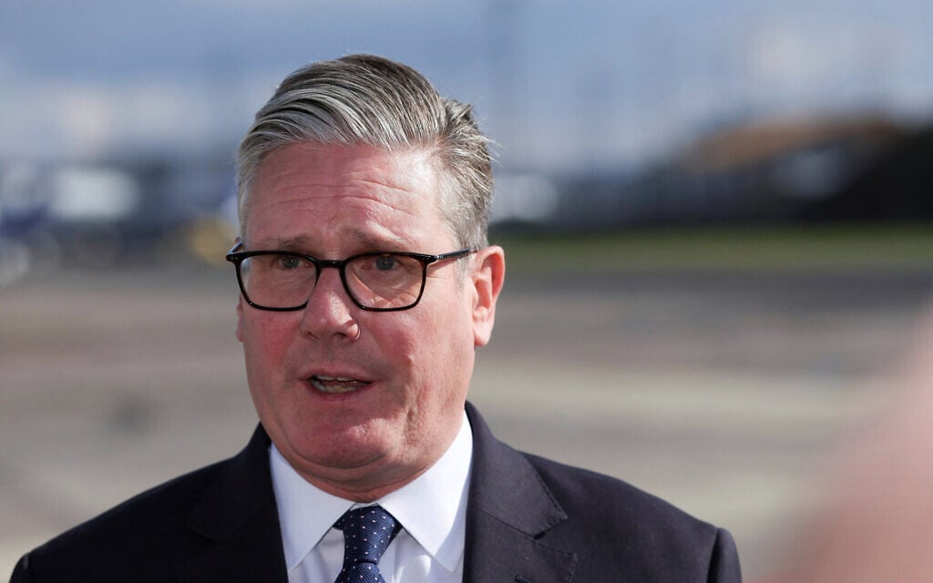 British Prime Minister Keir Starmer makes a statement about an attack on a synagogue in Manchester, England, after he left the European Political Community summit, at Copenhagen Airport, in Kastrup, Denmark, Oct. 2, 2025. (Suzanne Plunkett/Pool Photo via AP) British Prime Minister Keir Starmer makes a statement about an attack on a synagogue in Manchester, England, after he left the European Political Community summit, at Copenhagen Airport, in Kastrup, Denmark, Oct. 2, 2025. (Suzanne Plunkett/Pool Photo via AP)
