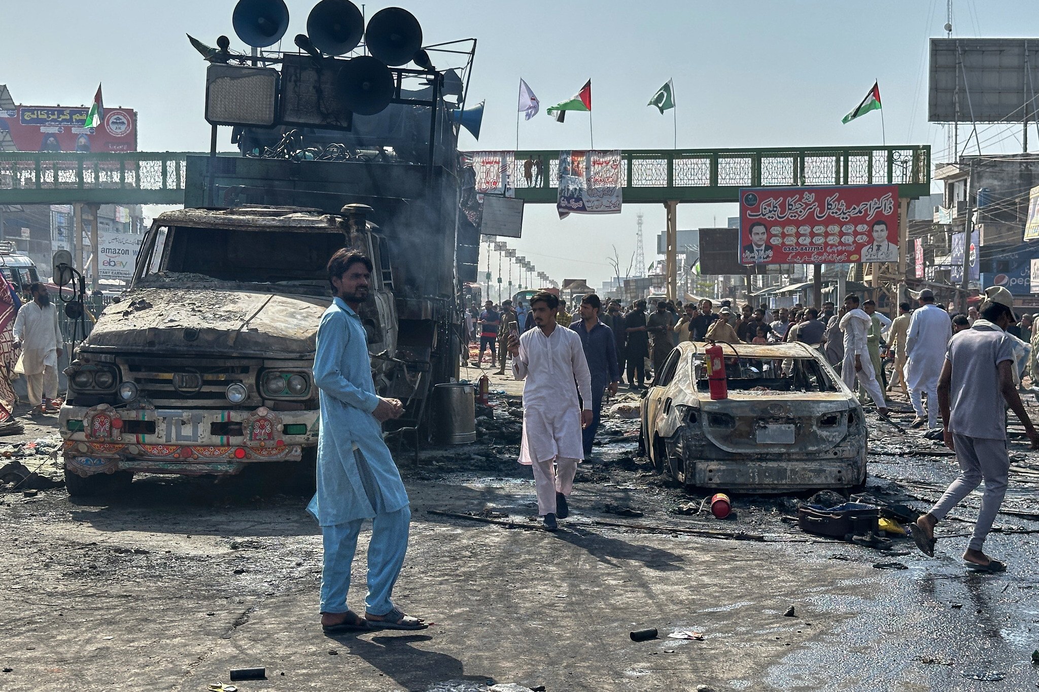 NextImg:5 killed as Pakistani police clash with pro-Palestinian protesters