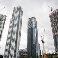 Construction of new high rises in Ramat Gan, March 14, 2024. (Miriam Alster/FLASH90)