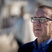 American actor Kevin Spacey visited the Western Wall on December 3, 2024 (Chaim Goldberg/Flash 90)