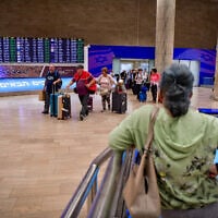 Illustrative: Passengers arrive at Ben Gurion Airport near Tel Aviv, September 24, 2025. (Avshalom Sassoni/Flash90)