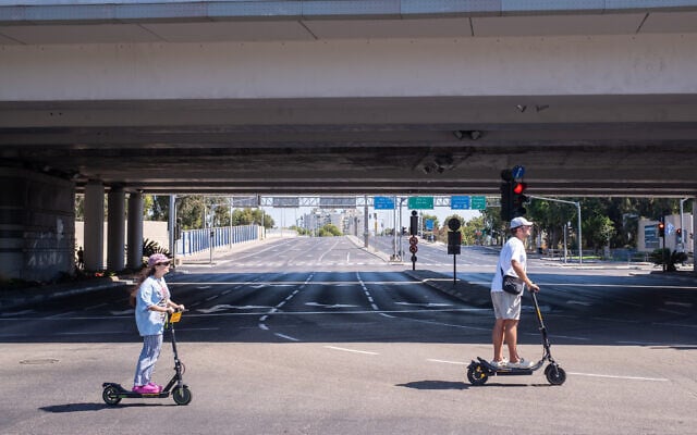 The empty streets in south Tel Aviv, on Yom Kippur, October 2, 2025 (Dor Pazuelo/Flash 90)