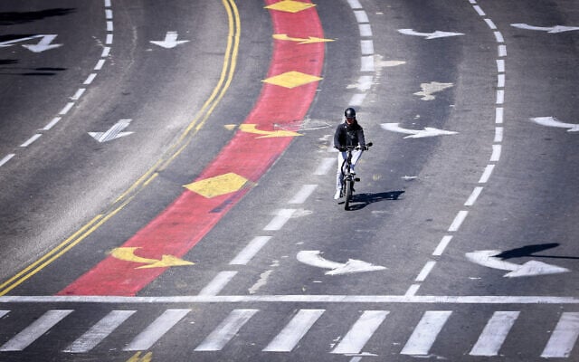 The empty streets in Jerusalem, on Yom Kippur, October 2, 2025 (Jamal Awad/Flash90)
