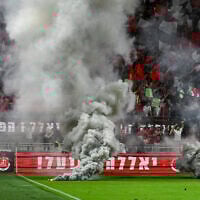 Police stand guard after the Israeli Premier League match between Hapoel Tel Aviv and Maccabi Tel Aviv was canceled at Bloomfield Stadium in Tel Aviv, on October 19, 2025. (Flash90)