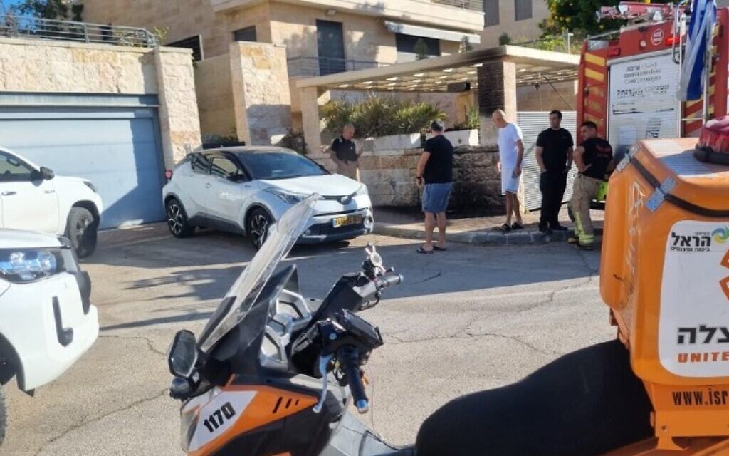Rescue services at the scene where a former policeman self-immolated, in Neve Ilan, October 31, 2025. (United Hatzalah)