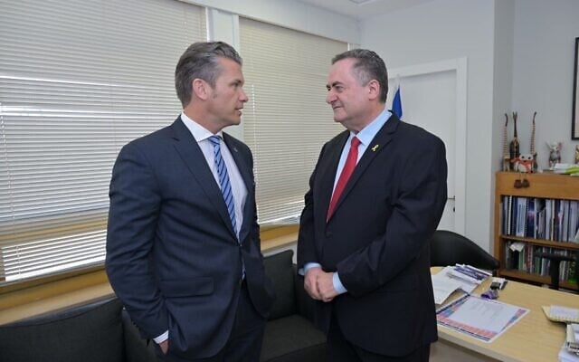 Defense Minister Israel Katz (R) meets US Secretary of War Pete Hegseth in Jerusalem on October 13, 2025 (Shlomi Amsalem/Defense Ministry)