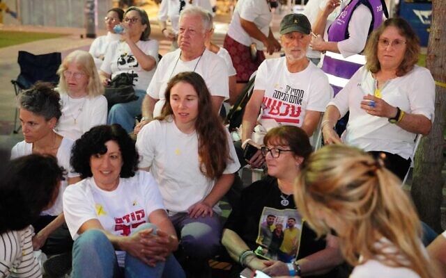 Members of Shift 101 gather on October 16, 2025, at Dizengoff Square in Tel Aviv, calling to bring home the bodies of the remaining hostages. (Ran Melamed/Shift 101)