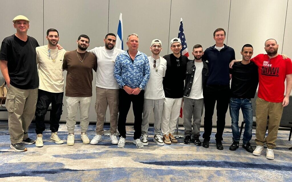 Released hostages with US special envoy Steve Witkoff and White House adviser Jared Kushner on October 21, 2025, in Tel Aviv (Hostage and Missing Families Forum)