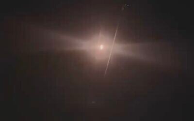 Screenshot from a video showing the firing of a rocket from Gaza toward Ashdod on October 1, 2025. (Screen grab used in accordance with Clause 27a of the Copyright Law)