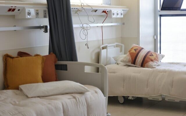 A room is ready for returning hostages at Ichilov Hospital on October 9, 2025. (Courtesy/Ichilov Hospital)