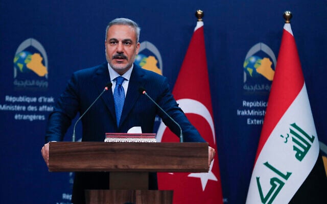 Turkish Foreign Minister Hakan Fidan speaks during a joint press conference with his Iraqi counterpart (unseen), following their meeting at the Iraqi Foreign Ministry, in Baghdad on November 2, 2025. (AHMAD AL-RUBAYE / AFP)