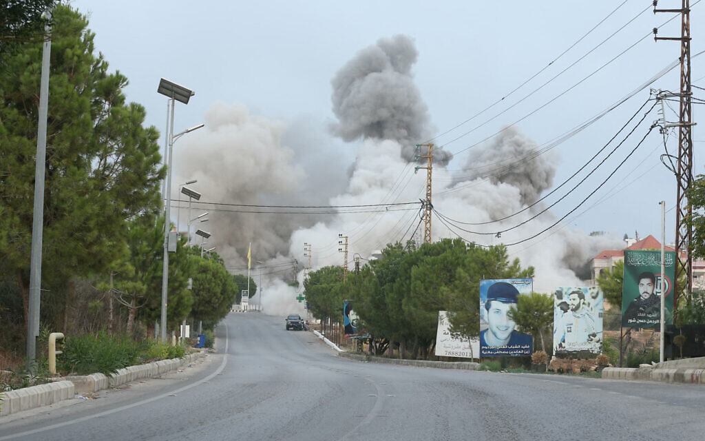Smoke rises from the site of an Israeli airstrike that targeted the southern Lebanese village of Tayr Debba, on November 6, 2025. (Mahmoud ZAYYAT / AFP)