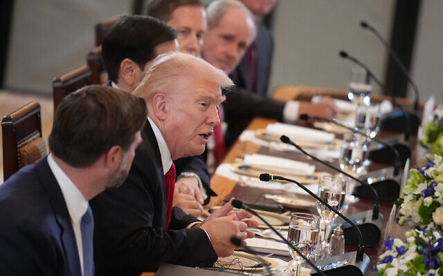 US President Donald Trump, joined by lawmakers and members of his administration, delivers remarks during a dinner with leaders of Central Asian countries in the East Room of the White House on November 6, 2025, in Washington, DC. (Photo by Andrew Harnik / GETTY IMAGES NORTH AMERICA / Getty Images via AFP) US President Donald Trump, joined by lawmakers and members of his administration, delivers remarks during a dinner with leaders of Central Asian countries in the East Room of the White House on November 6, 2025, in Washington, DC. (Photo by Andrew Harnik / GETTY IMAGES NORTH AMERICA / Getty Images via AFP)
