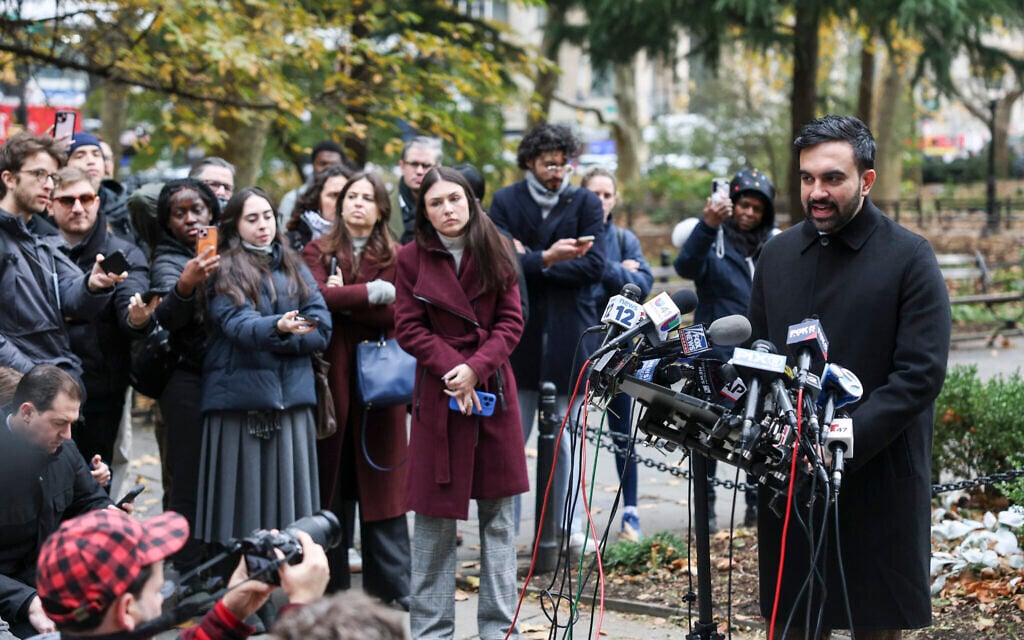 New York Mayor-elect Zohran Mamdani speaks during a press conference at City Hall Park on November 20, 2025, in New York. (ANGELA WEISS / AFP) New York Mayor-elect Zohran Mamdani speaks during a press conference at City Hall Park on November 20, 2025, in New York. (ANGELA WEISS / AFP)