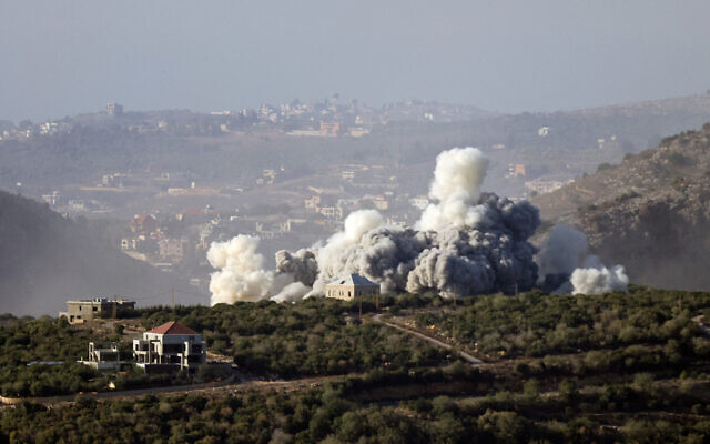 Smoke rises from the site of an Israeli airstrike that targeted the southern Lebanese village of El Mahmoudiyeh on November 27, 2025. (Rabih DAHER / AFP) Smoke rises from the site of an Israeli airstrike that targeted the southern Lebanese village of El Mahmoudiyeh on November 27, 2025. (Rabih DAHER / AFP)